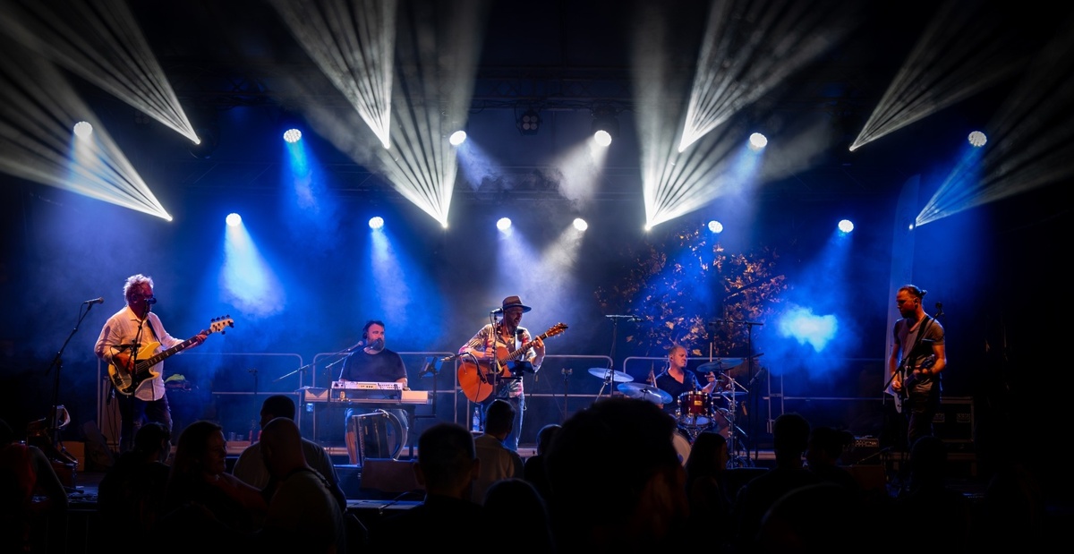 DVA 2025 napoved Ne me jugat