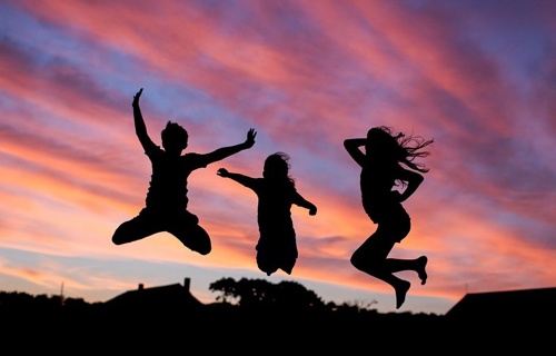 Otroci in mladina simbolična foto pexels