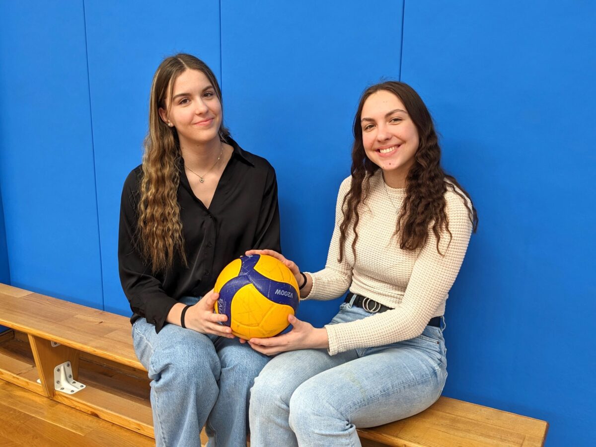 Emi in Tani Jurič v odbojki ciljata visoko