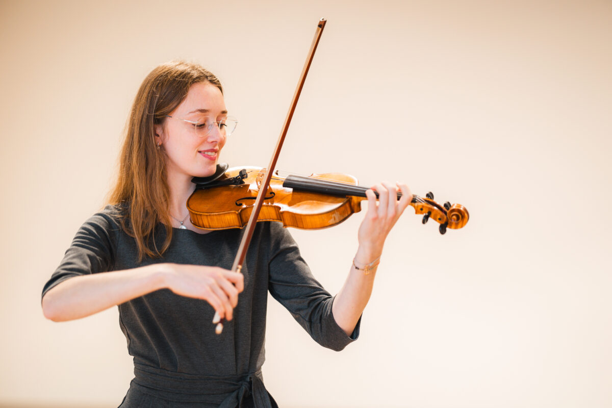 Živa Kralj: »Začutila sem, da je igranje violine nekaj, kar moram početi v življenju«