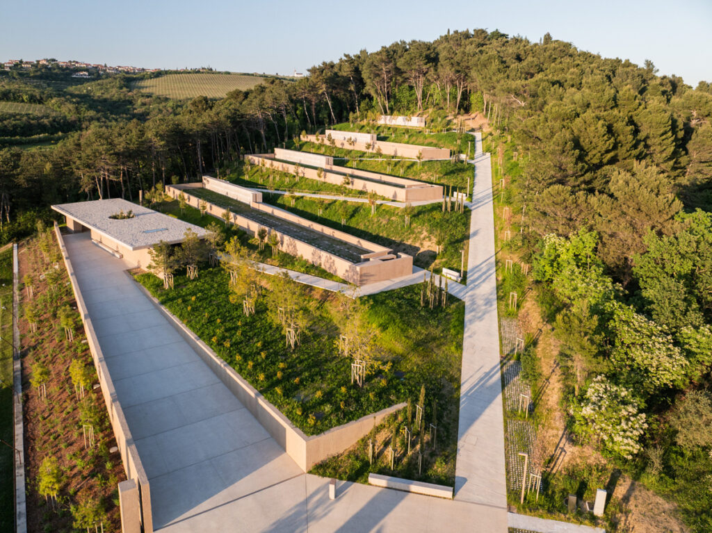 Pokopališče Ankaran Jaka Ivančič grobno dron dnevna