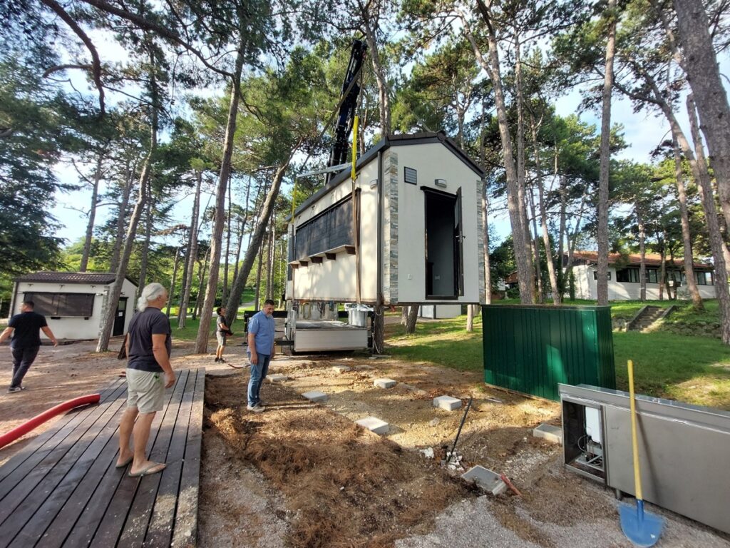 Debeli rtič mobilni objekti 1