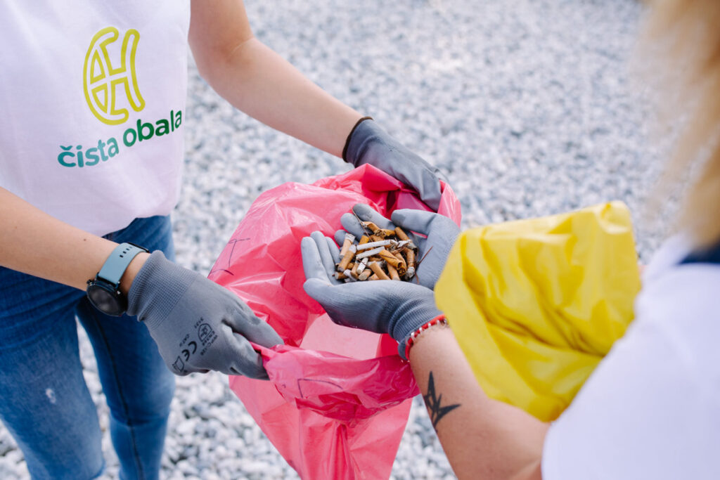 Čista obala čistilna akcija naslovna