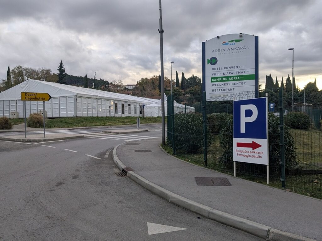 Brezplačno parkiranje Adria 2