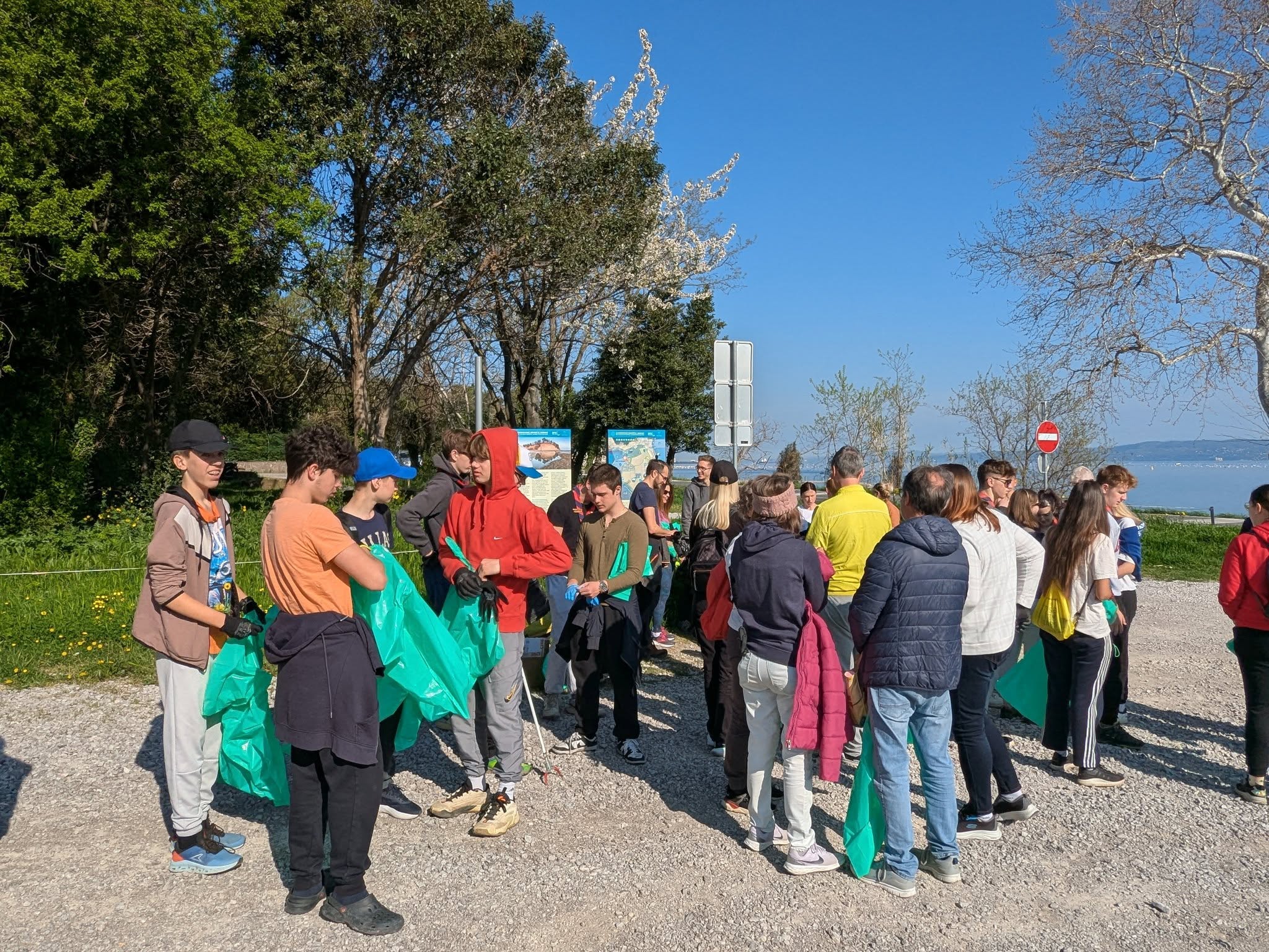 Lanskoletne čistilne akcije se je udeležilo kar 120 prostovoljcev. (Foto: Občina Ankaran)