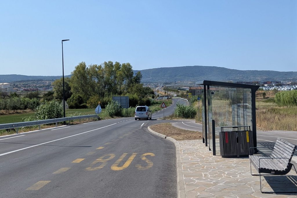 Avtobus na liniji Koper-Lazaret bo od 1. septembra vozil po Železniški cesti. (Foto: Občina Ankaran)
