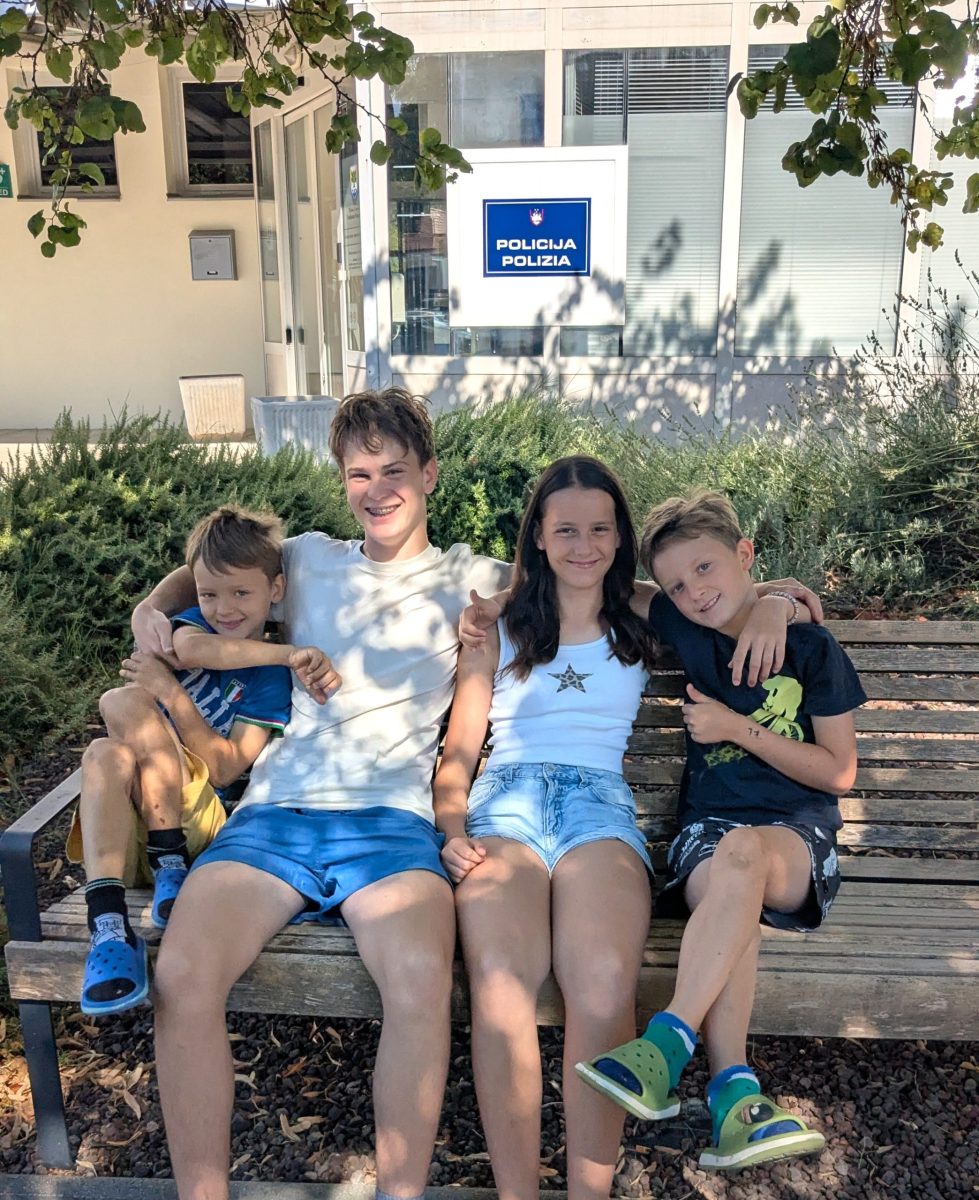 Srčna, simpatična in predvsem poštena četverica mladih dopustnikov: (z leve) Luka, Urban, Brina in Lenart.